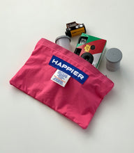 画像をギャラリービューアに読み込む, Happier label pouch_M【SEONGSU TREND COLLECTOR ITEM】